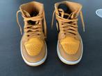 Nike, Jordan 1 ‘golden yellow’, maat 40,5, Ophalen of Verzenden, Zo goed als nieuw, Nike, Sneakers of Gympen