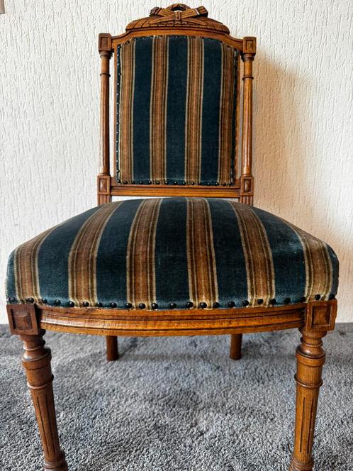 Antieke Kloosterstoel met Gestreepte Bekleding, Antiek en Kunst, Antiek | Meubels | Stoelen en Banken, Ophalen