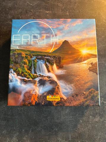 Earth - Bordspel (NL) beschikbaar voor biedingen