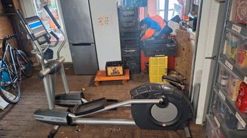 Professionele crosstrainer  beschikbaar voor biedingen
