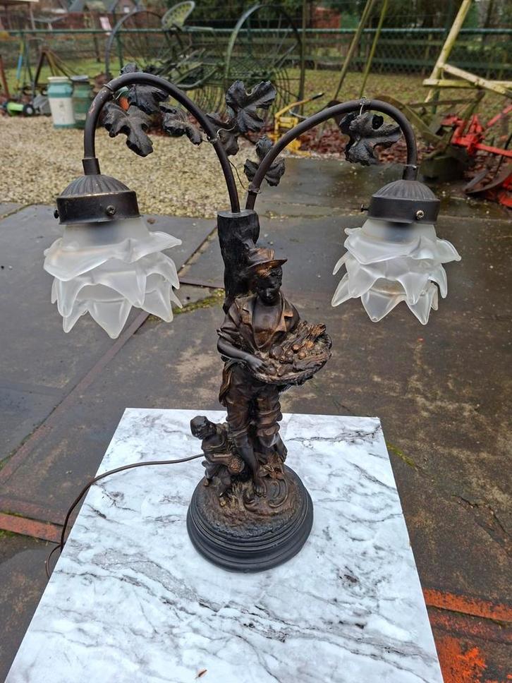 Antieke Art Nouveau Lamp met Jongen en Hond, Antiek en Kunst, Antiek | Lampen, Ophalen of Verzenden