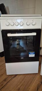 Elektrisch fornuis met oven - Beko, Witgoed en Apparatuur, Fornuizen, Gebruikt, Energieklasse A of zuiniger, 85 tot 90 cm, Elektrisch