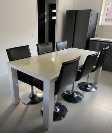 Te Koop: 6 Eettafel stoelen  beschikbaar voor biedingen