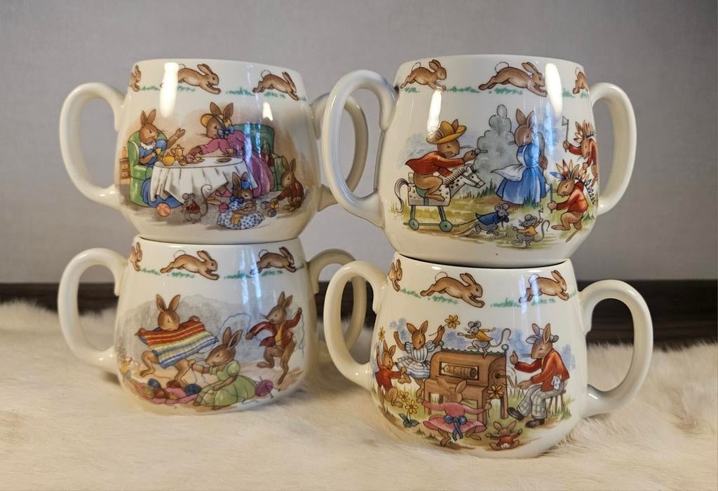 Bunnykins Royal Dalton kopjes 4 stuks., Verzamelen, Ophalen of Verzenden, Zo goed als nieuw, Porselein, Kop en/of schotel
