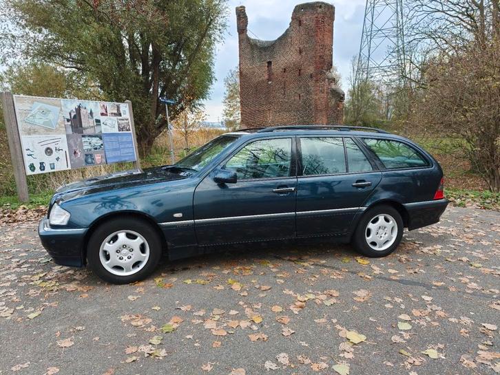 Mercedes-Benz C-Klasse 1.8 C180 Combi Classic 2000 Zwart, Auto's, Mercedes-Benz, Particulier, C-Klasse, Alarm, Centrale vergrendeling