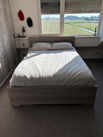 Bed Naia grijs. (Leen bakker), 140 x 200 cm, Ophalen, Gebruikt, 140 cm, Twijfelaar