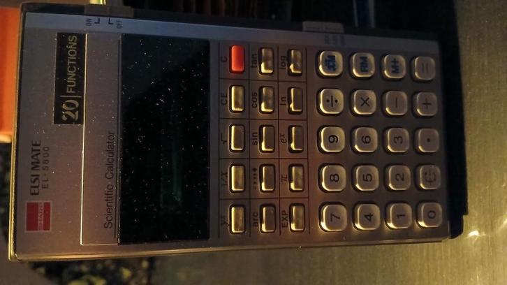 Sharp el-5800, Antiek en Kunst, Antiek | Kantoor en Zakelijk, Ophalen of Verzenden