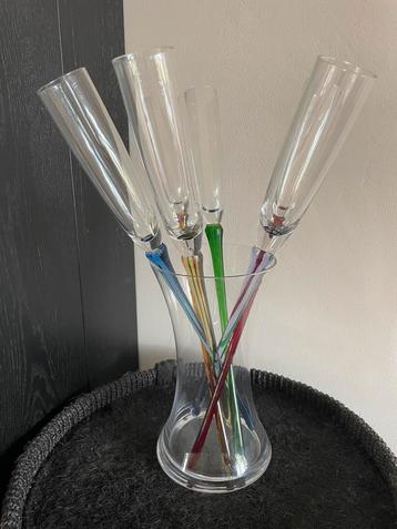 Champagneglazen beschikbaar voor biedingen