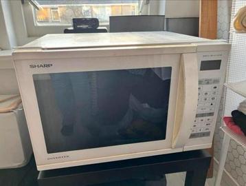 Sharp combi magnetron beschikbaar voor biedingen