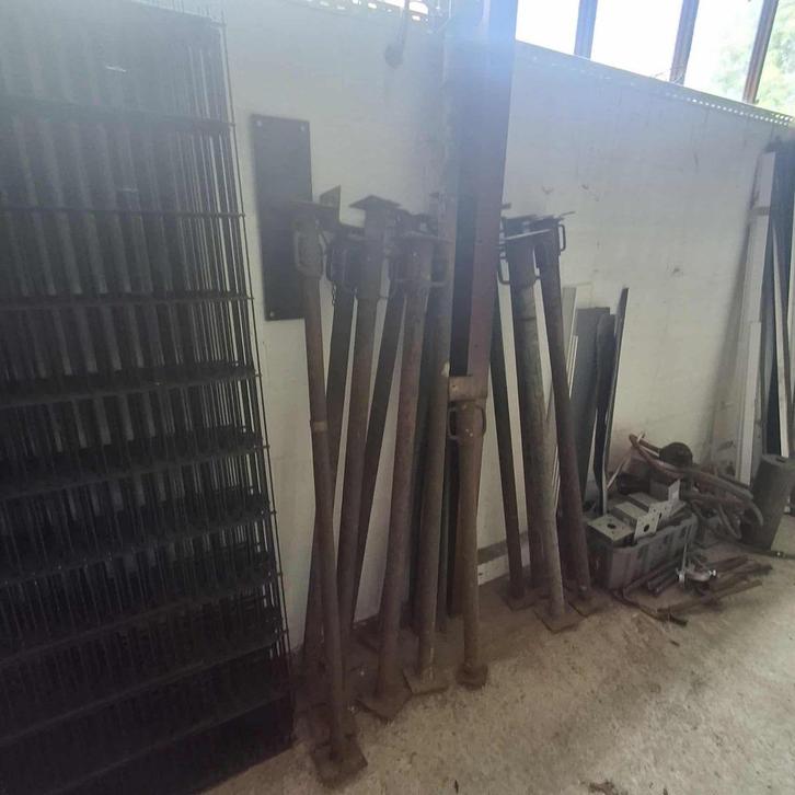 bouwstempels / schoren 13 stuks, Doe-het-zelf en Verbouw, Steigers, Nieuw, Overige typen, Minder dan 2 meter, Ophalen