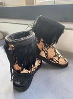 Super gave UGG’s met veren, Ophalen of Verzenden, Zo goed als nieuw, Zwart