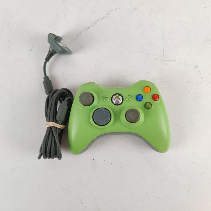 Xbox 360 controller groen + Play&charge kit, Spelcomputers en Games, Games | Xbox 360, Overige genres, 1 speler, Vanaf 3 jaar