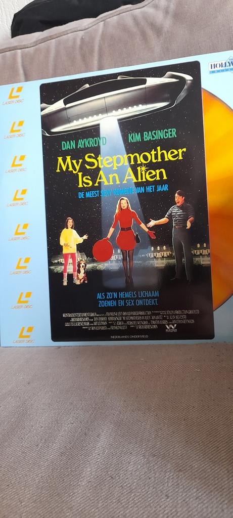 Laserdisc My Stepmother Is An Alien   PAL, Ophalen of Verzenden