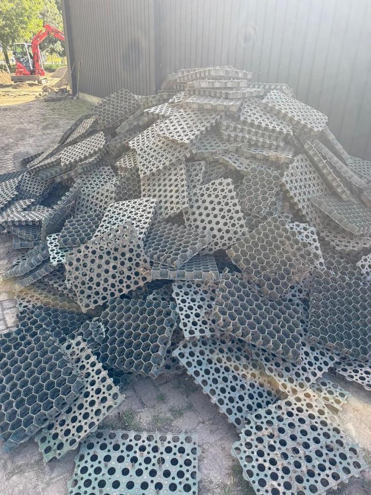 Kunststof Grastegels - 100m2, Tuin en Terras, Palen, Balken en Planken, Gebruikt, Overige typen, Ophalen