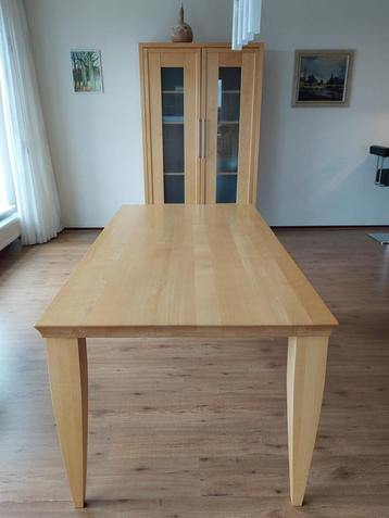 Eettafel Hout-MOET WEG!