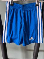 Adidas sportbroekje blauw wit 128 voetbalbroekje sporten, Adidas, Verzenden, Jongen of Meisje, Nieuw