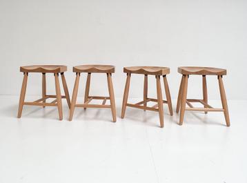 Set van 4 massiefhouten designkrukken, na 2000 beschikbaar voor biedingen