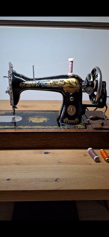 prima werkende Singer naaimachine beschikbaar voor biedingen