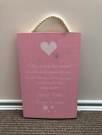 Houten bord roze met gedichtje beschikbaar voor biedingen