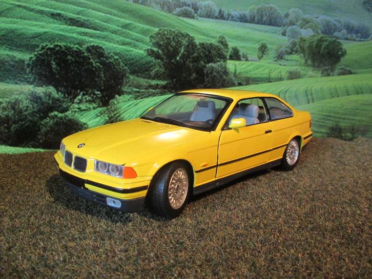 1/18 BMW E36 Coupé - UT-Models, Hobby en Vrije tijd, Modelauto's | 1:18, Zo goed als nieuw, UT Models, Ophalen of Verzenden