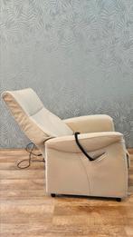 Fauteuil met sta op functie bij Zitgemak in joure, Ophalen of Verzenden, Zo goed als nieuw, 75 tot 100 cm, 50 tot 75 cm