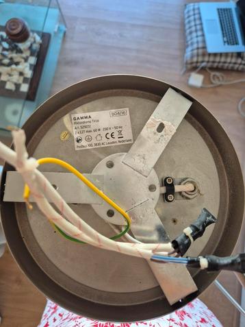 Plafond lampen beschikbaar voor biedingen