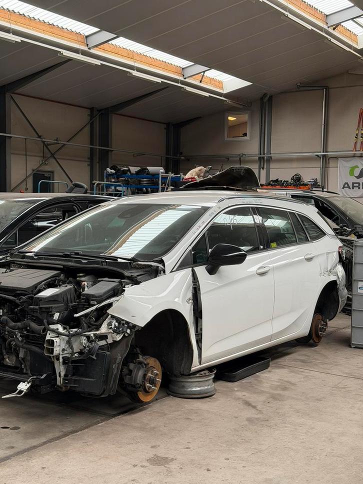 Opel Astra K 2021 1.5 CDTI in onderdelen te koop, Auto-onderdelen, Motor en Toebehoren, Opel, Ophalen of Verzenden