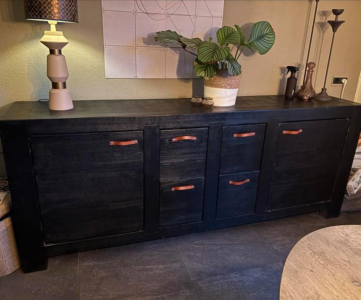 Zwart dressoir van Henders&Hazel, Huis en Inrichting, Kasten | Dressoirs, Zo goed als nieuw, 150 tot 200 cm, 25 tot 50 cm, Met lade(s)