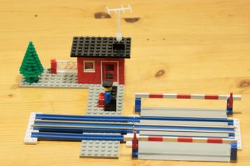 LEGO 146 -1 # Train: 4.5V: en 12V: Level Crossing. Overweg. beschikbaar voor biedingen