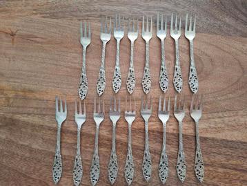 Zilvere gebe gebaksvorkjes beschikbaar voor biedingen