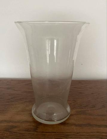 Glazen Vazen beschikbaar voor biedingen