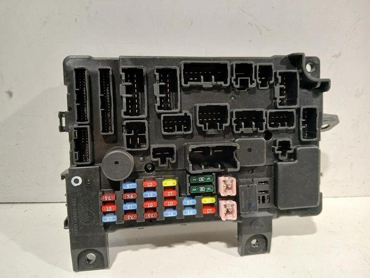 Zekeringkast Mitsubishi Outlander, Auto-onderdelen, Elektronica en Kabels, Mitsubishi, Gebruikt, Herkomst onderdeel bekend, 12 maanden garantie