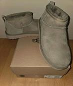 Uggs ultra mini, UGG, Bruin, Lage of Enkellaarzen, Nieuw