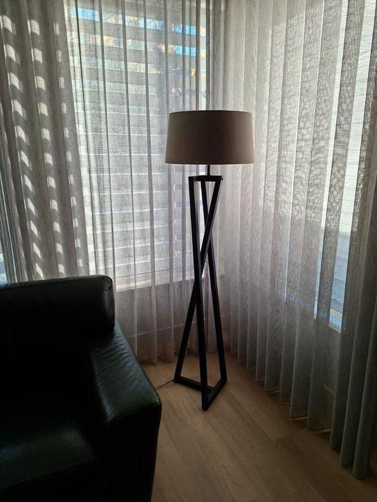 Exclusieve lamp. (Nieuw), Huis en Inrichting, Lampen | Vloerlampen, Zo goed als nieuw, Ophalen of Verzenden