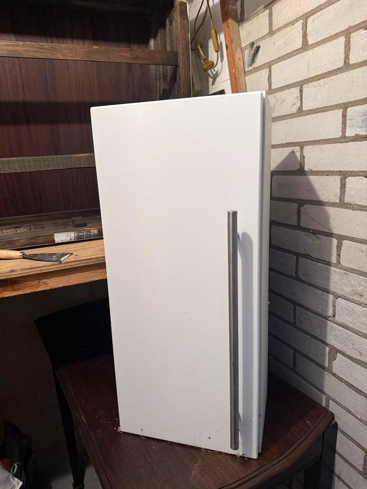 2x IKEA VÄTTERN Wandkasten Wit met RVS Handgrepen, Huis en Inrichting, Kasten | Boekenkasten, Gebruikt, Minder dan 50 cm, Minder dan 100 cm