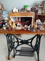 Miniaturen Poppenhuis 1:12  in oude naaimachinekap, Gebruikt, 1:50 of kleiner, Overige typen, Ophalen