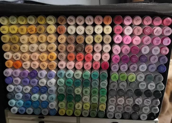 ohuhu 216 set fine/brush alcohol markers, Hobby en Vrije tijd, Tekenen, Zo goed als nieuw, Potlood of Stift, Ophalen of Verzenden