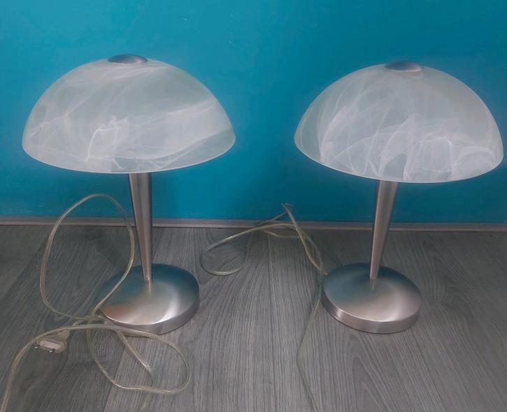 Twee tafel/nachtlampjes., Huis en Inrichting, Lampen | Tafellampen, Gebruikt, Minder dan 50 cm, Glas, Ophalen
