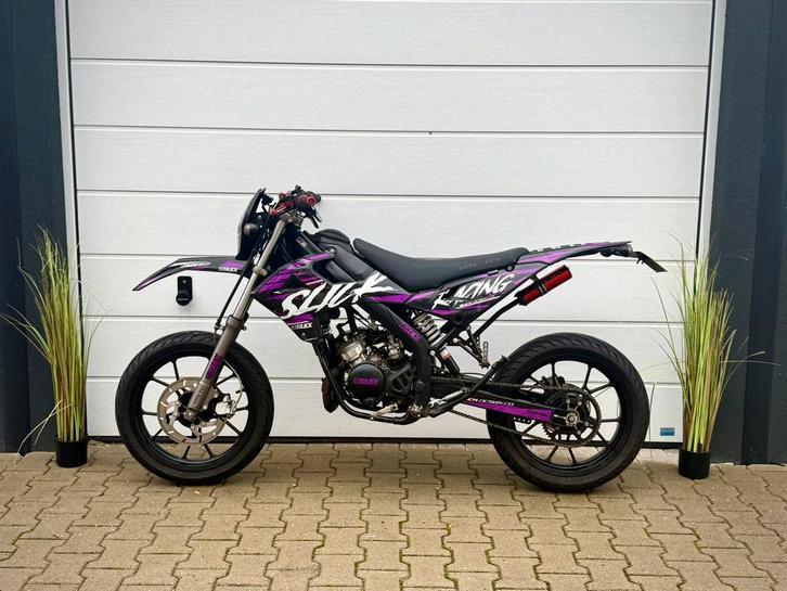 Rieju MRT Racing 50cc 2022 (Custom, Voca uitlaat), Fietsen en Brommers, Brommers | Overige merken, Gebruikt, Maximaal 45 km/u