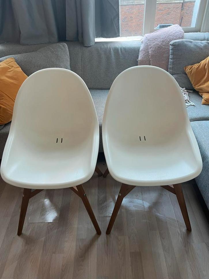 2 IKEA Kuipstoelen, Huis en Inrichting, Stoelen, Gebruikt, Twee, Kunststof, Wit, Ophalen of Verzenden
