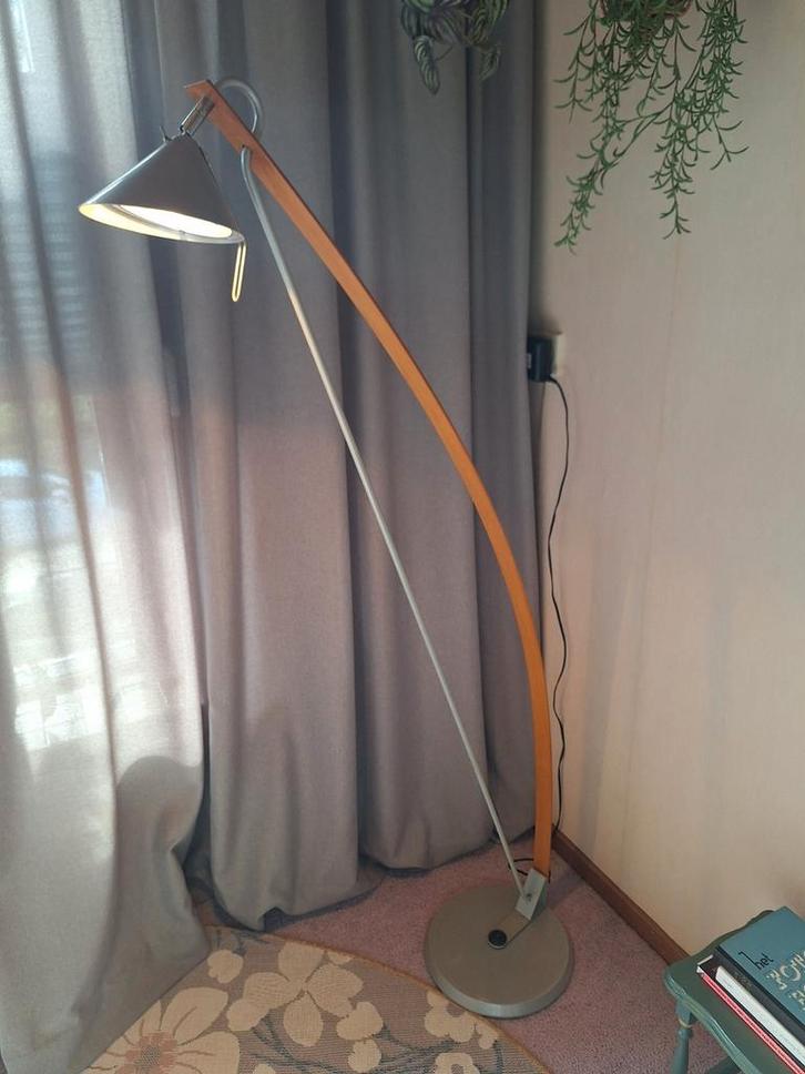Vintage ikea vloerlamp.
Ontwerper: Tord Bjorklund, Huis en Inrichting, Lampen | Vloerlampen, Gebruikt, 150 tot 200 cm, Ophalen