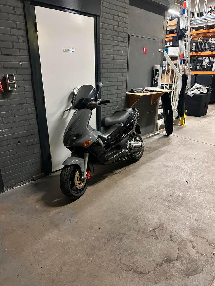 Runner 125cc Brom (Zonder Kappen), Fietsen en Brommers, Brommeronderdelen | Scooters, Gebruikt, Piaggio, Uitlaat, Ophalen