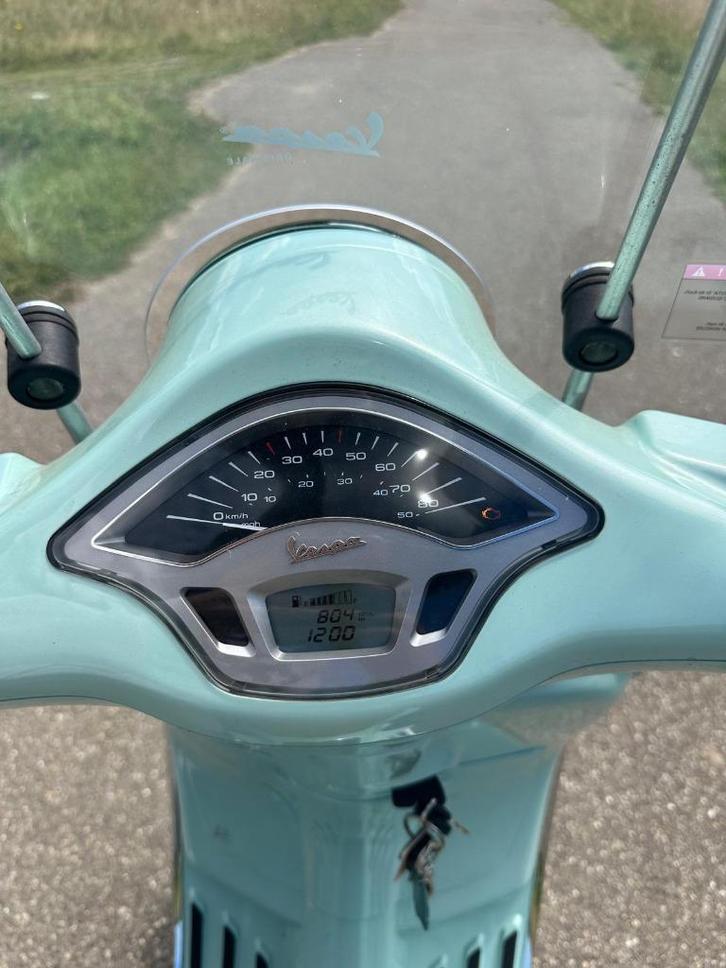 Vespa Primavera – 800 km – Nieuwstaat, Fietsen en Brommers, Scooters | Vespa, Zo goed als nieuw, Overige modellen, Maximaal 25 km/u