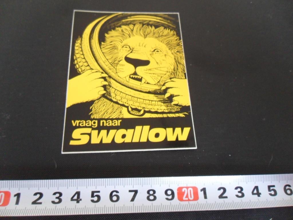 sticker vraag naar SWALLOW  banden, Ophalen, Zo goed als nieuw