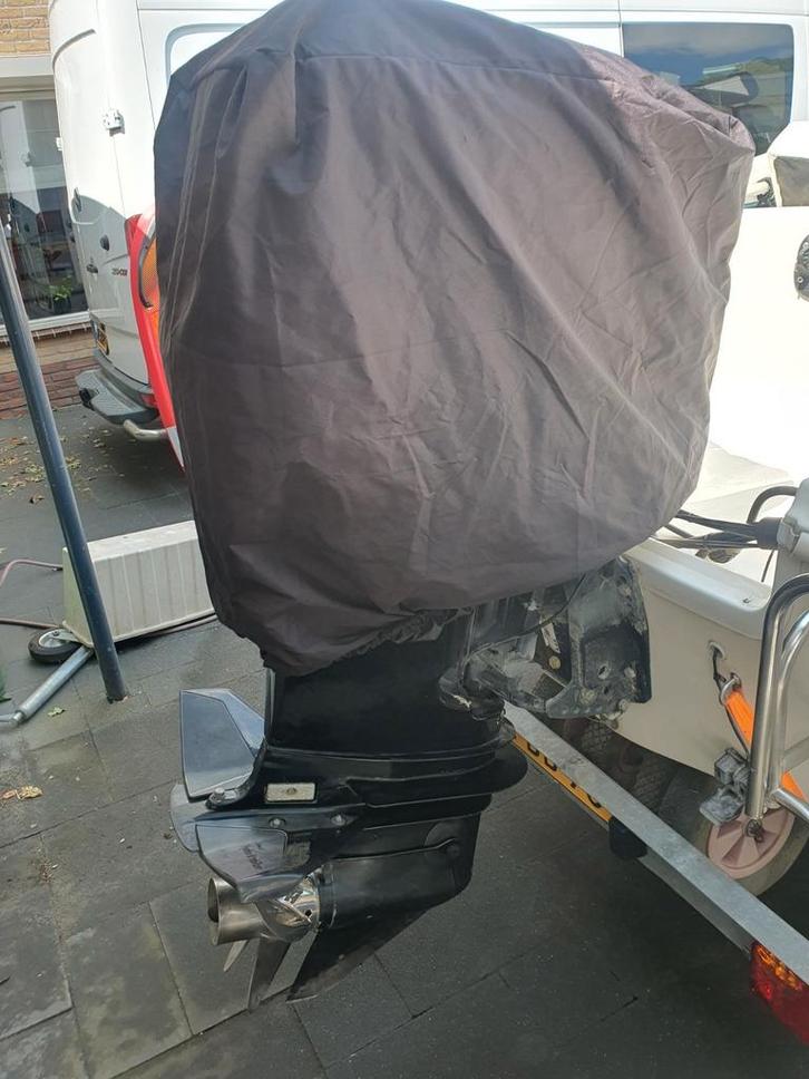 Nieuwe hoes voor een buitenboordmotor., Watersport en Boten, Accessoires en Onderhoud, Zo goed als nieuw, Motor en Techniek, Ophalen of Verzenden