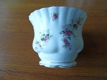 Royal Albert  Bloempot beschikbaar voor biedingen