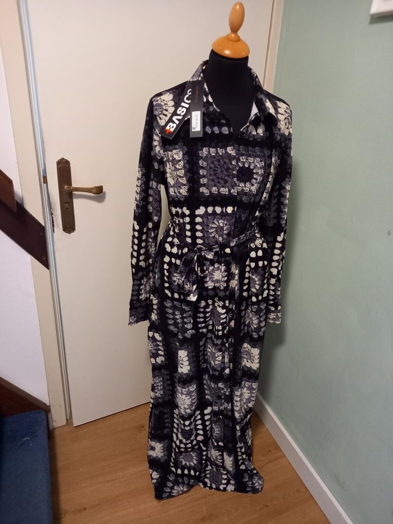 Plus basics lange jurk.zwart wit.maat 46., Kleding | Dames, Grote Maten, Ophalen of Verzenden, Zo goed als nieuw, Zwart, Jurk