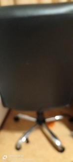 Bureaustoel mag ook twee flessen witte wijn zijn, Ophalen of Verzenden, Zo goed als nieuw, Zwart