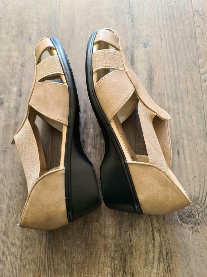 Instap schoenen Dames (Nieuw), Kleding | Dames, Schoenen, Nieuw, Instappers, Beige, Ophalen of Verzenden