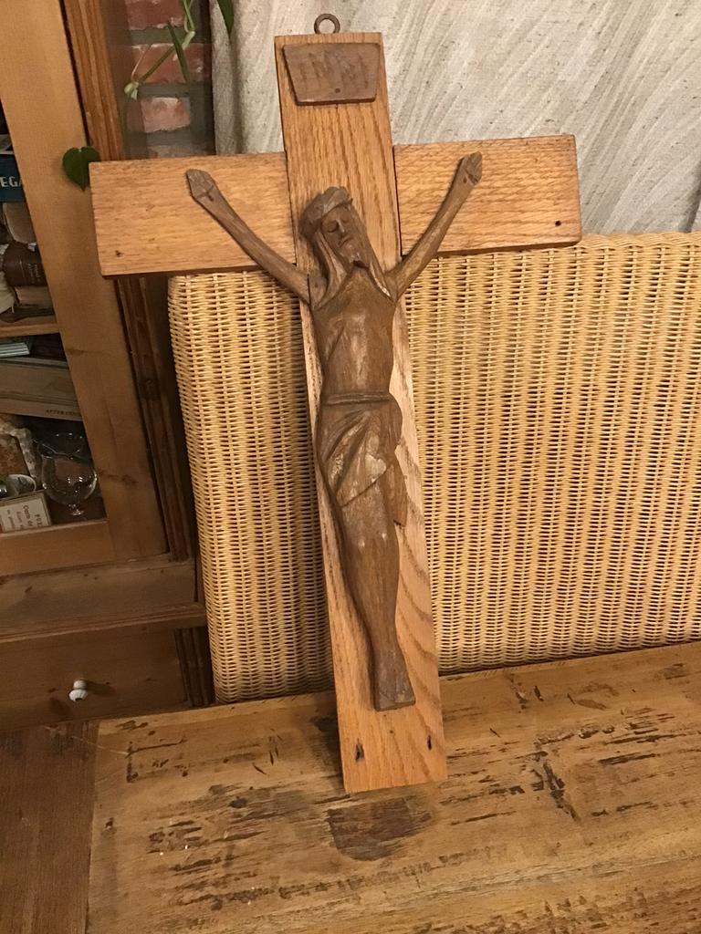 Houten kruisbeeld met handgesneden corpus, Ophalen of Verzenden